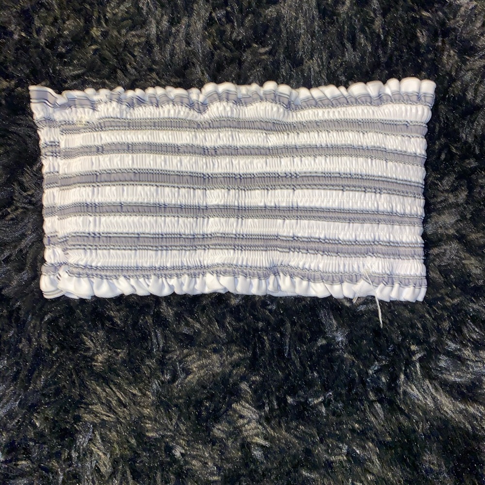 Grey and white strapless swim top